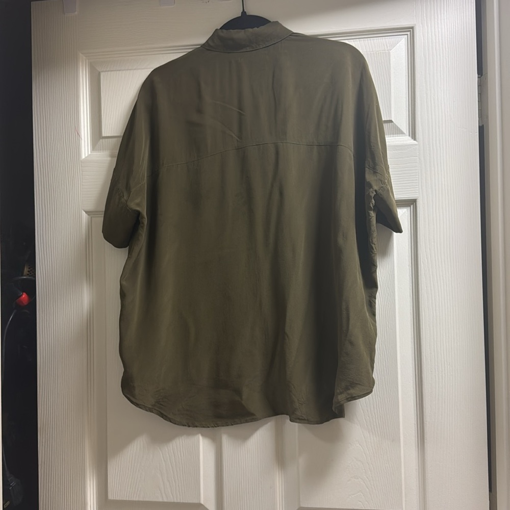 Madewell 100% Silk Olive Green button down shirt - Picture 4 of 6